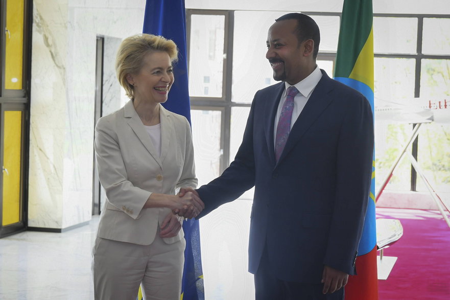 Przewodnicząca Komisji Europejskiej Ursula von der Leyen z premierem Etiopii Abiym Ahmedem Alim podczas spotkania w Addis Abebie, 7 grudnia 2019 r.
