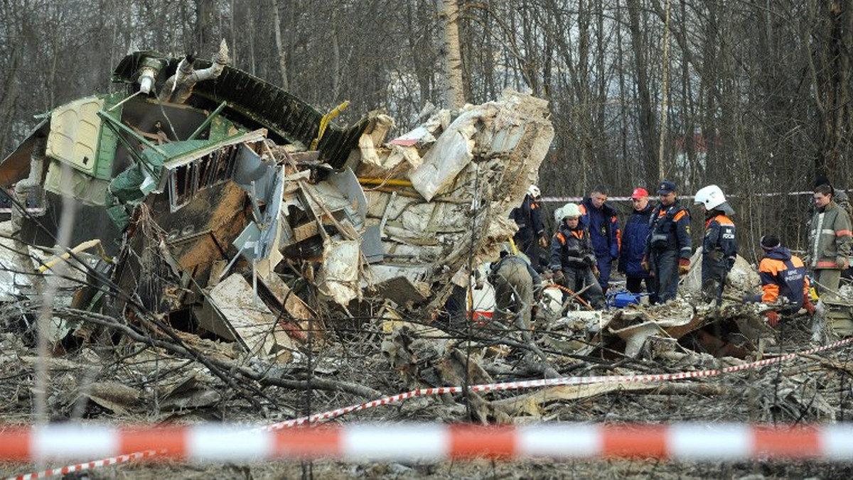 Opinia fonoskopijna dotycząca zapisów rozmów z wieży smoleńskiego lotniska m.in. z członkami załogi Jaka-40 ma być przygotowana do końca tego roku - poinformowała Naczelna Prokuratura Wojskowa.