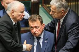 Jarosław Kaczyński i Mariusz Błaszczak podczas posiedzenia Sejmu, Warszawa, 16 października 2019 r.