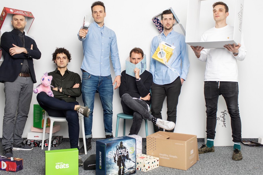 Twórcy Packhelpu: Wojciech Sadowski, Maciej Zając, Maciej Woźniczko, Konrad Kwiatkowski, Patryk Kabaj i Arkadiusz Wasilonek - biznes to także dobra zabawa.