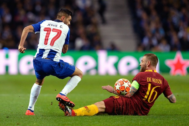 Liga Mistrzów:  Paris Saint Germain i Roma wściekłe na sędziów i VAR