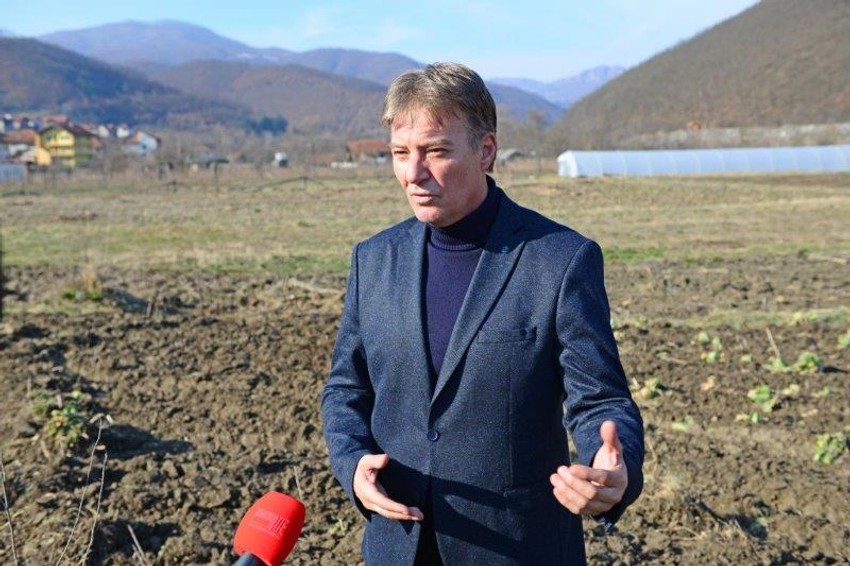 Senad Mahmutović, državni sekretar u ministarstvu poljoprivrede na gazdinstvu Kapura JPG