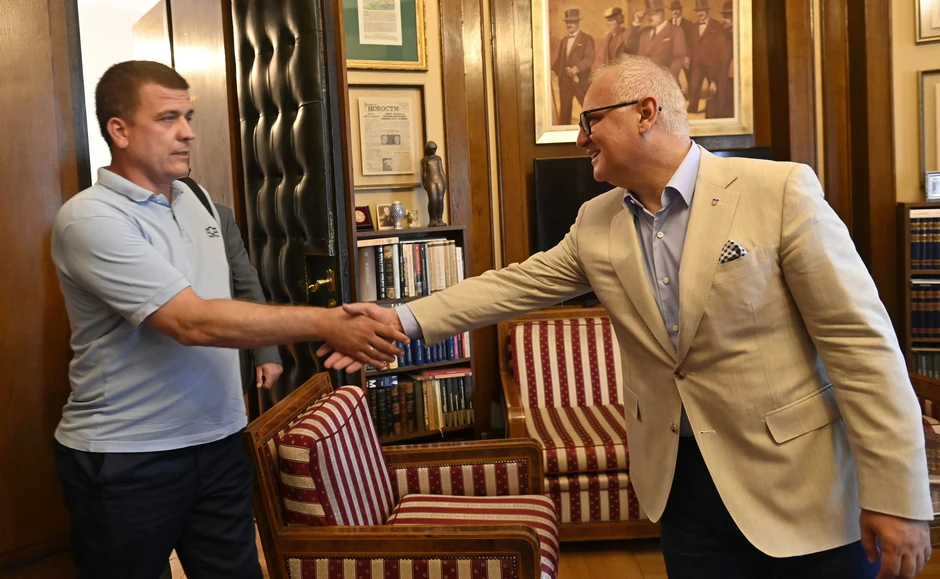 Zamenik gradonačelnika Goran Vesić je u Starom dvoru ugostio vozača GSP-a Vladimira Milovanova.