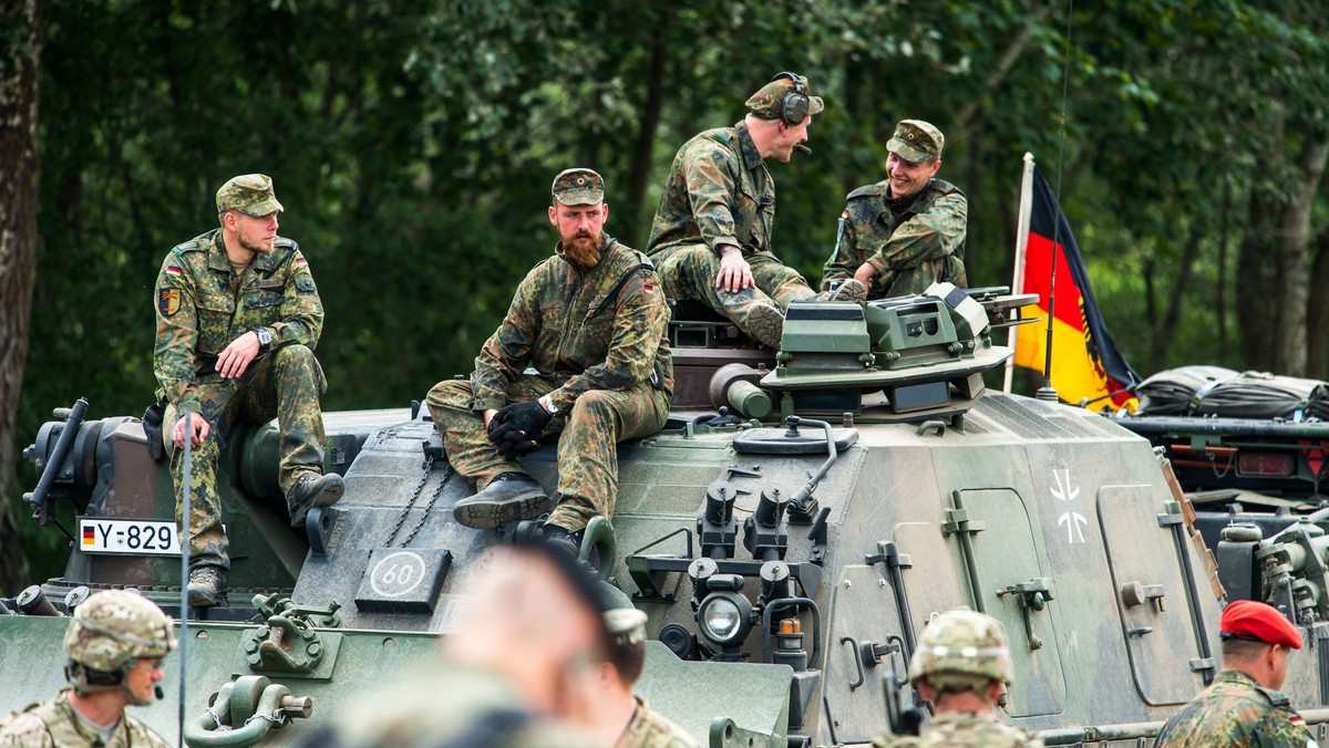 Dzisiaj wchodzi w życie nowelizacja ustawy o zasadach pobytu i przemieszczania się obcych wojsk na terytorium RP. Akt umożliwia m.in. przyjęcie szpicy NATO nie tylko w razie kryzysu, ale także w czasie pokoju.