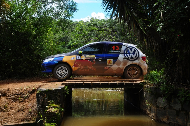 Rally de Curitiba 2010: pewne zwycięstwo Krisa Meeke, Juho Hänninen liderem IRC