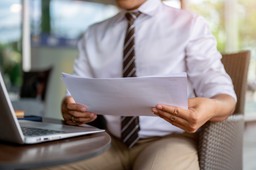 Prawo pracy zaskakuje: pracownik wypowie umowę o pracę i jeszcze dostanie za to odszkodowanie