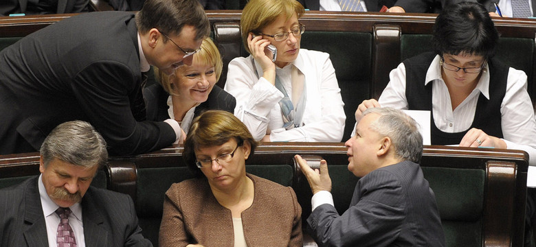 Sprawdzą, kto nie wierzy w urodę pań z PiS