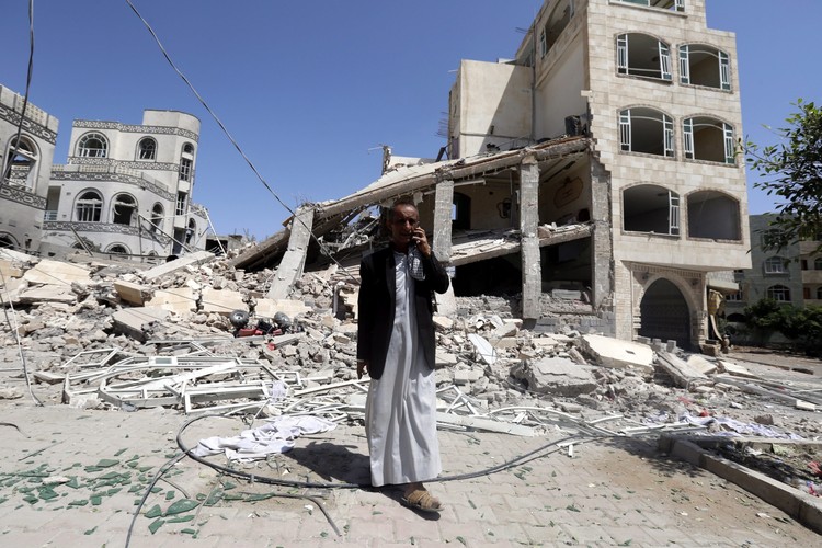 JEMEN. Naloty na zbuntowane miasto Sana