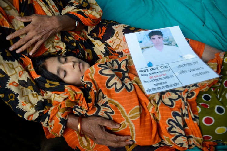 Rodziny cierpliwie wyczekują na wszelkie informacje o zaginionych bliskich