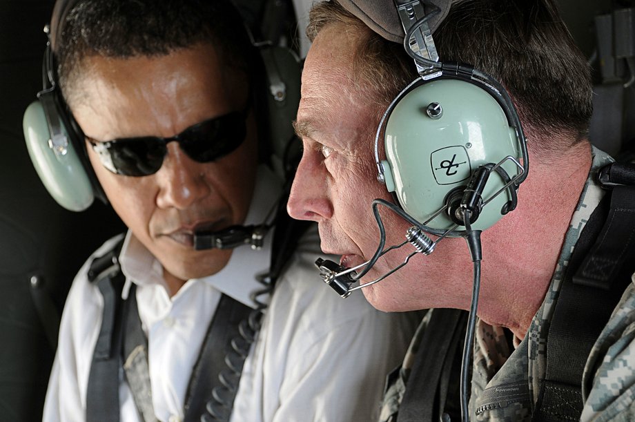 Former U.S. President Barack Obama and former Gen. David Petraeus.