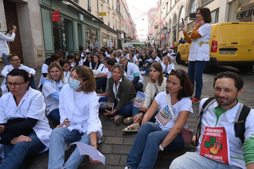 Protest farmaceuta u Le Manu