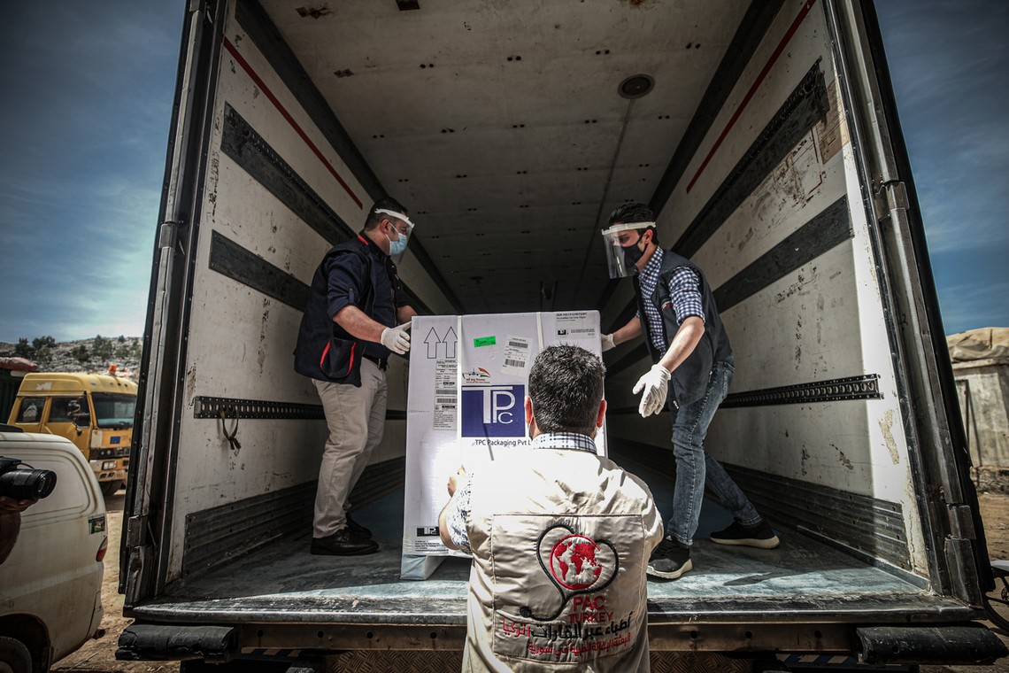 Transport szczepionek kupionych przez COVAX i przetransportowanych przez WHO w irackim Kurdystanie, kwiecień 2021 r.