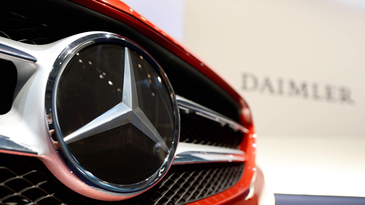 Mercedes Daimler logo