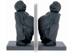 Buddyjski spokój na biurku