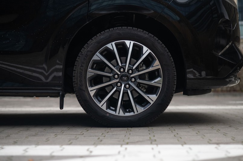 Ford E-Tourneo Custom