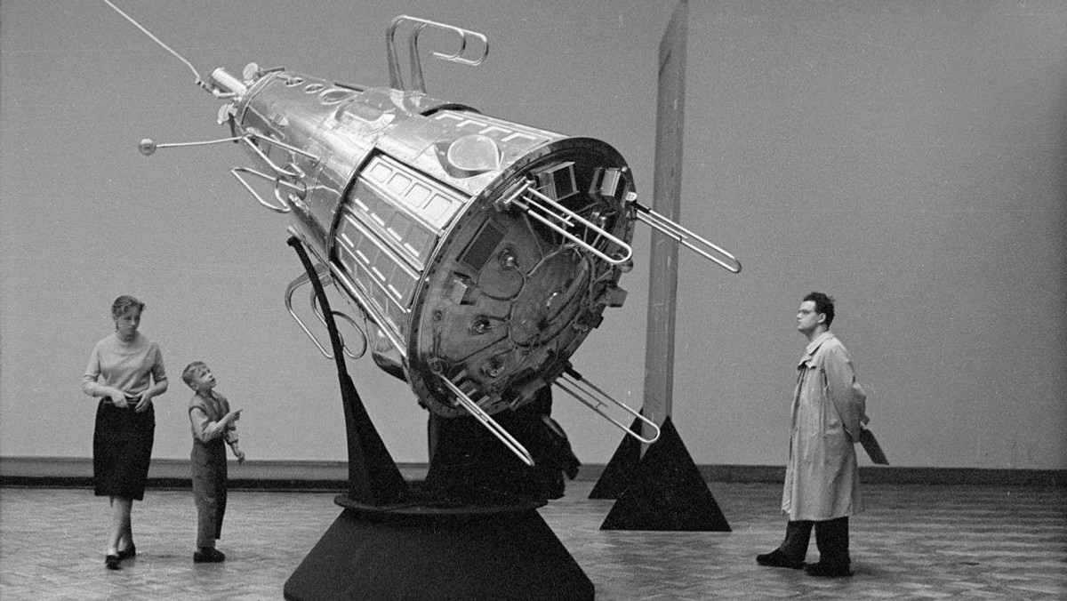 Warszawa 1959. Model radzieckiego sputnika