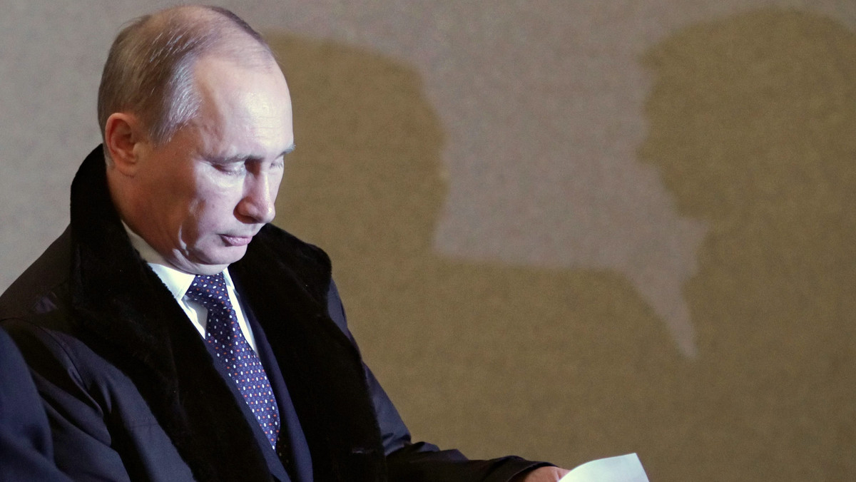 Premier Rosji Władimir Putin złożył w środę w Centralnej Komisji Wyborczej (CKW) Federacji Rosyjskiej w Moskwie dokumenty, wymagane do zarejestrowania go jako kandydata w wyborach prezydenckich 4 marca 2012 roku.