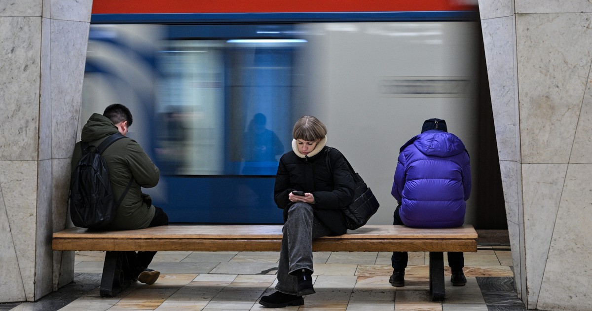 Inside the race to cut Russia off from the global internet | Business ...