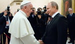 Putin na spotkaniu z papieżem pocałował...