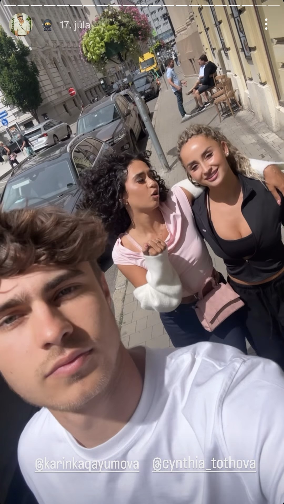 Herec Juraj Kočí, herečka Karina Qayumová a influencerka Cynthia Tóthová. 