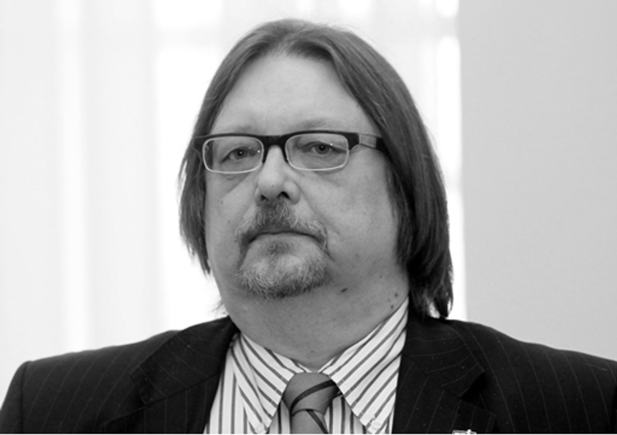 "Odszedł śp. Andrzej Urbański - wieczny odpoczynek racz mu dać Panie!" - napisał Kwiatkowski.