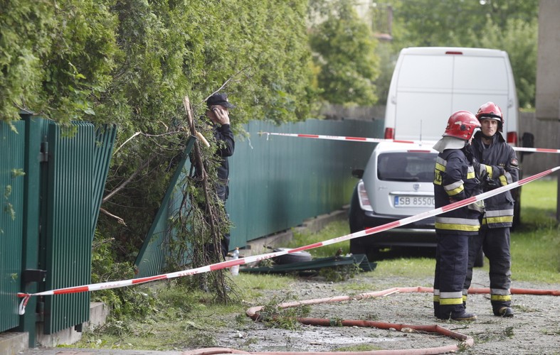 Strażacy na miejscu katastrofy