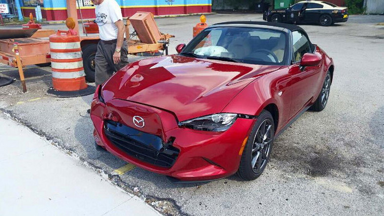 Mazda MX-5 Miata rozbita w USA