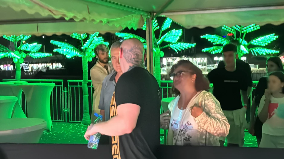 Desingeria sa roditeljima na nastupu