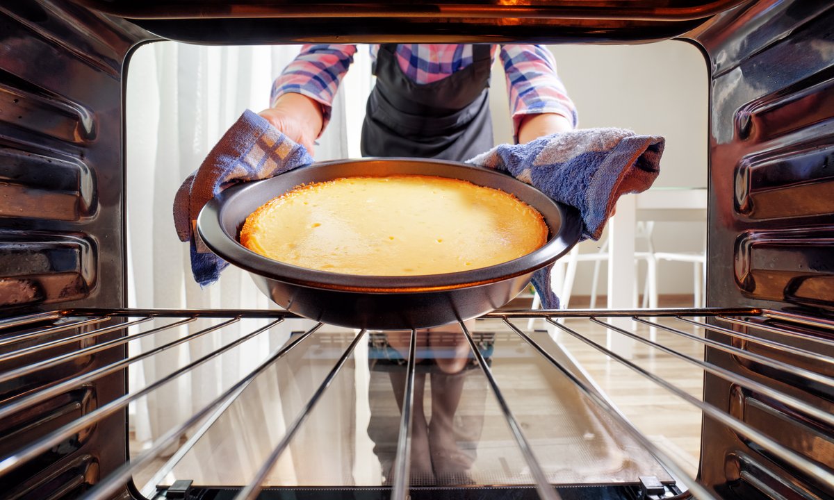 Wcale nie z wiaderka. Oto najlepszy ser na sernik. Ciasto będzie lekkie jak chmurka