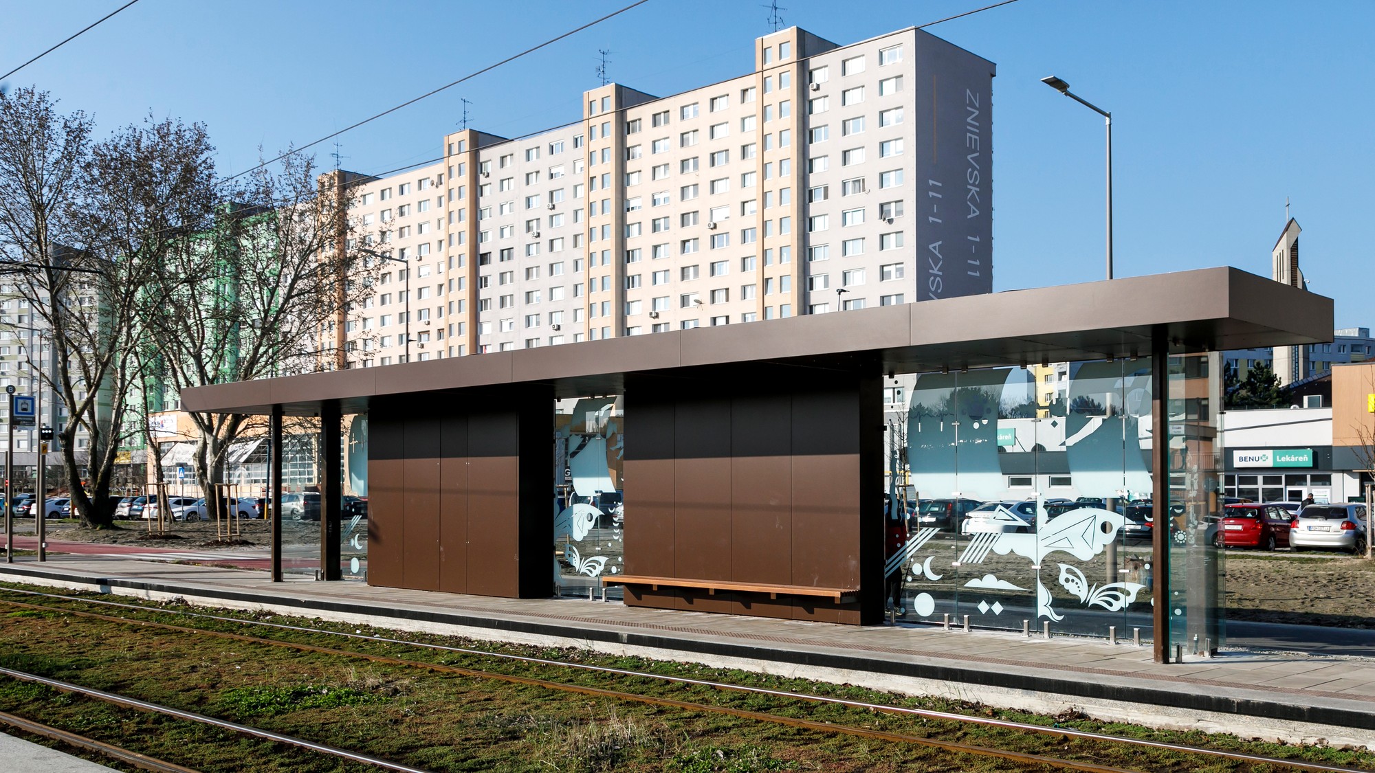 Slnečný marcový deň v bratislavskej Petržalke