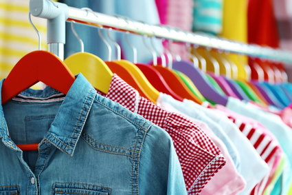 Polacy sprawdzają, czy ubrania dla dzieci są ekologiczne. Jednak nie chcą za nie więcej płacić