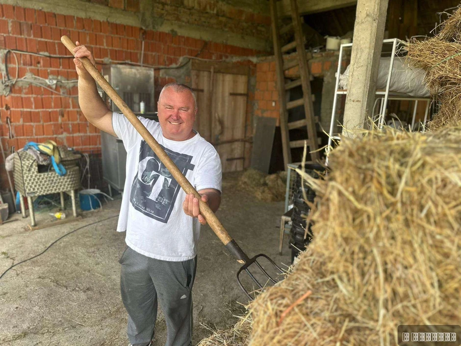 Nenad poručuje da mora sve da bude uredno, da se ne prosipa hrana bez veze