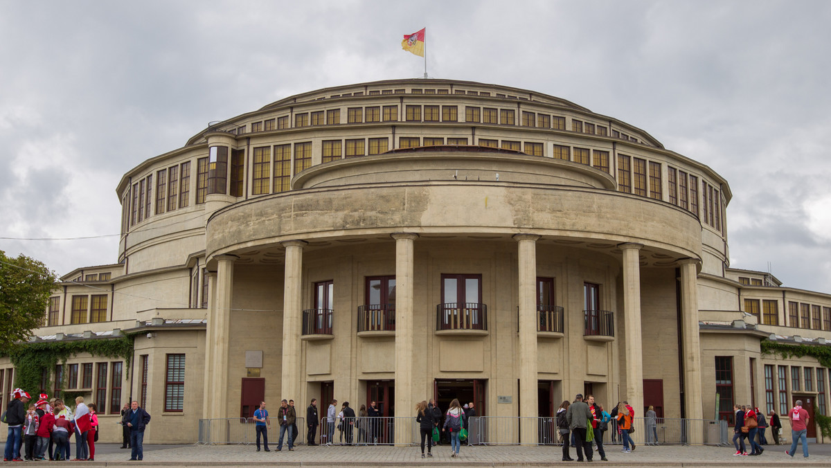 Wojownicy wracają do Hali Stulecia. Po kilku latach do Wrocławia znów zawita gala KSW, a z nią wielkie sportowe emocje. A wszystko to w miejscu, które oddycha nie tylko historią polskiego sportu. W sobotę, 14 kwietnia, ponownie, będzie ciekawie, tak jak przed laty.