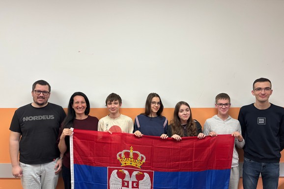 Impresivno! Naši đaci osvojili čak 9 medalja u konkurenciji više od 400 đaka iz celog sveta: Pokidali informatiku!