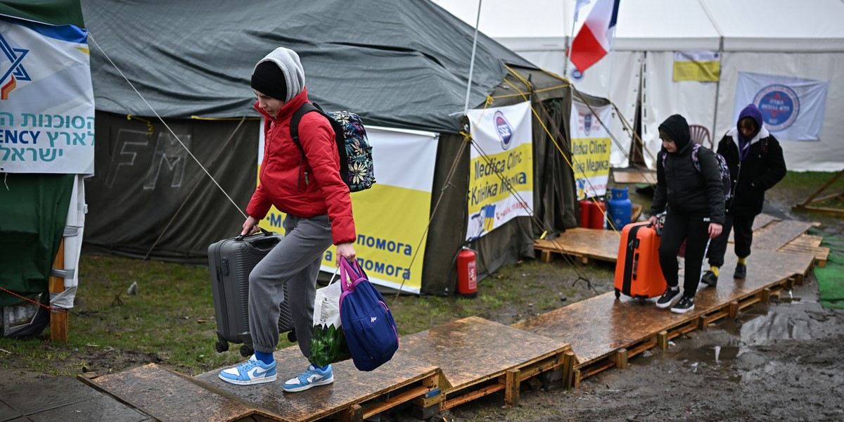 Uchodźcy mają dostawać oferty pracy zaraz po przekroczeniu polskiej granicy