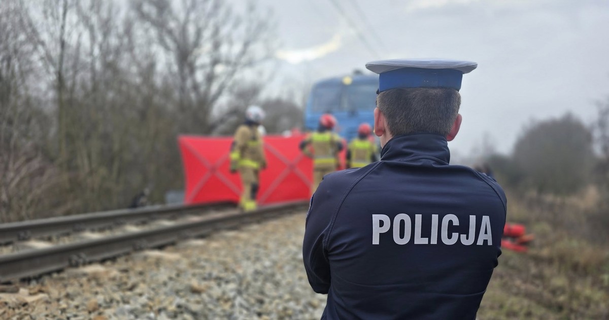 Tragedia na przejeździe Ziębicach. Policja ustala czy zapory były opuszczone