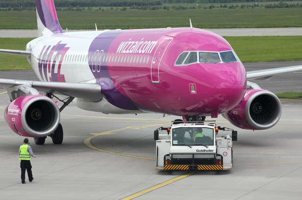 samolot wizzair lotnisko pasażerski