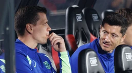 lewandowski i szczęsny przefarbowali się na blond. nowe fryzury piłkarzy barcelony [foto]