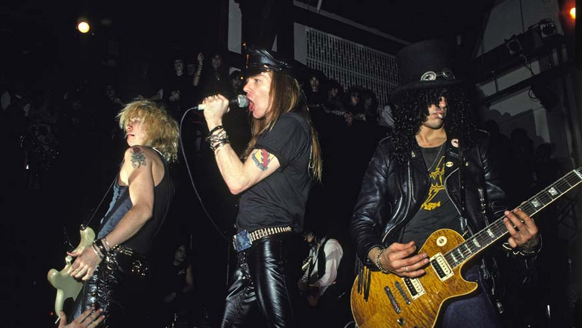 Prędzej czy później musiało do tego dojść. Historia zespołu Guns N' Roses, który sprzedał 100 milionów płyt na całym świecie, doczeka się swojej filmowej wersji.