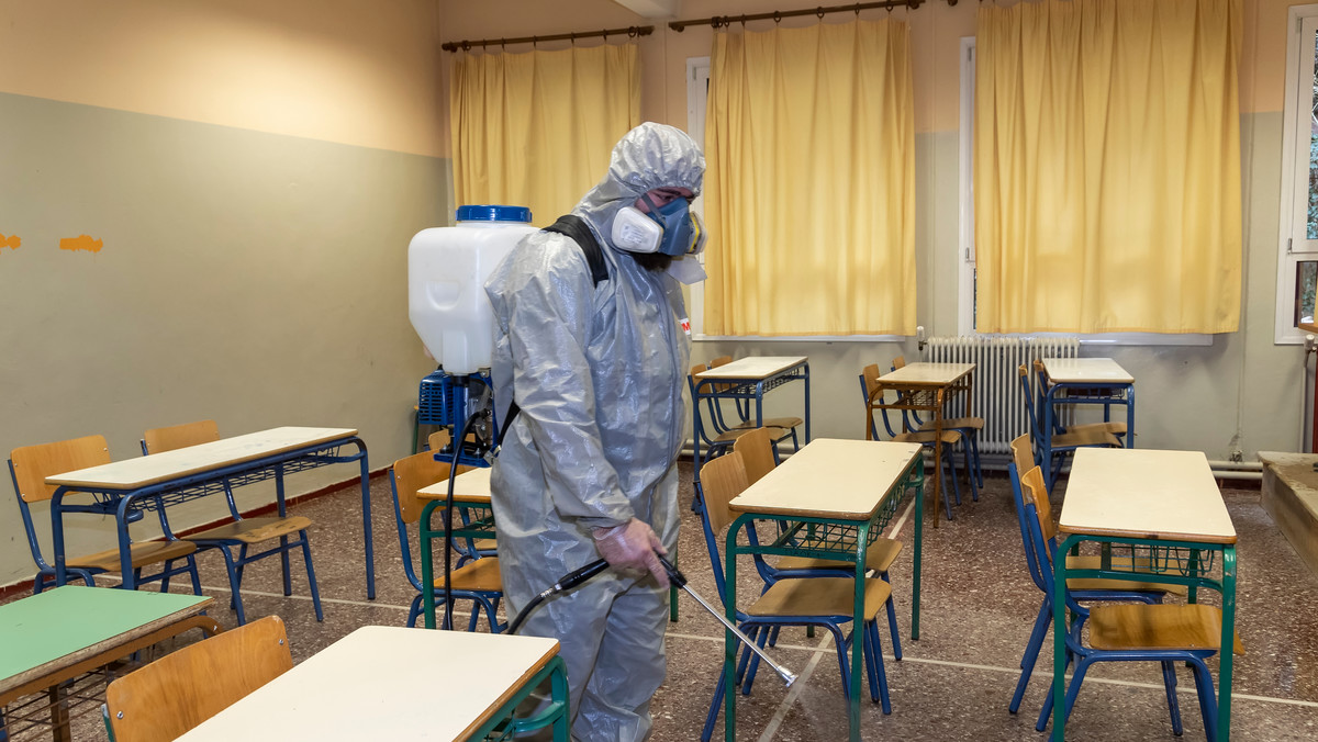 Koronawirus w Polsce. Kolejna szkoła odwołuje lekcje z powodu zakażenia