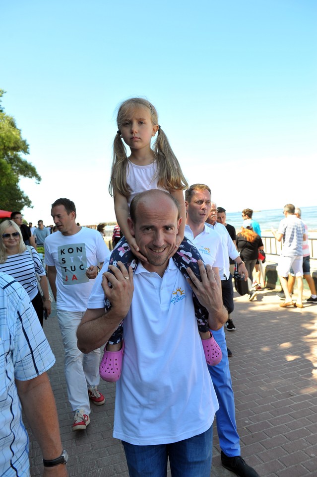 "Wakacje z Europą" na placu przed latarnią morską w Kołobrzegu