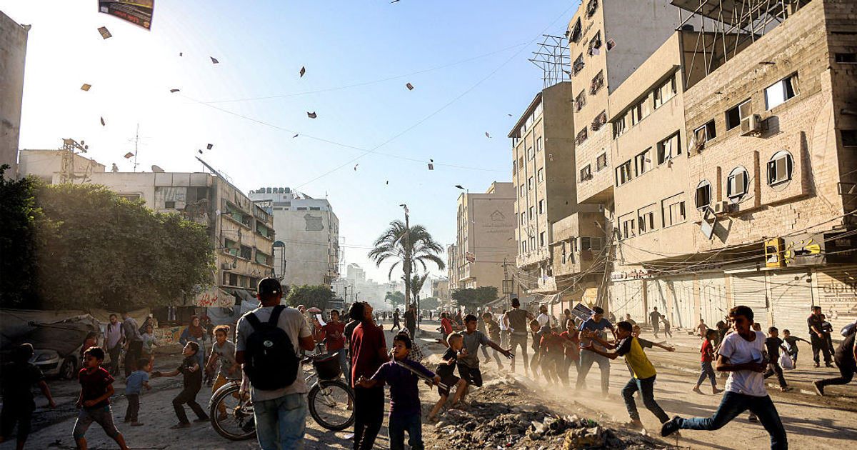 Gaza-ville : des Palestiniens fuient l'assaut israélien