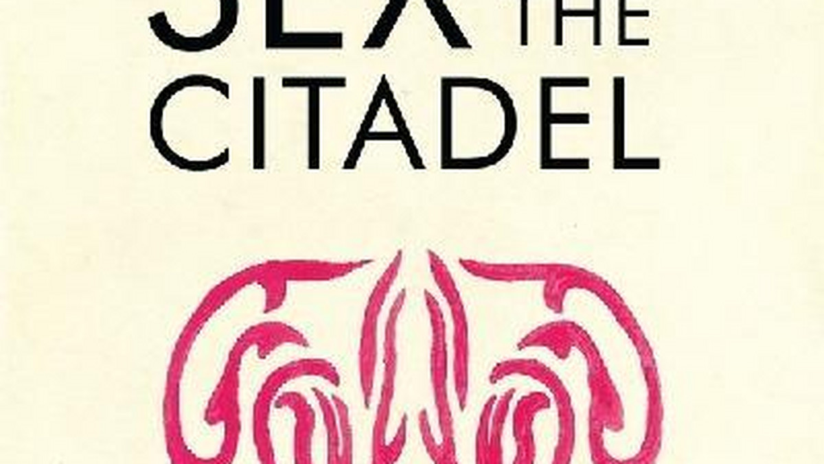 Tytuł książki Shereen El Feki - "Sex and the Citadel: Intimate Life in a Changing Arab World" - stanowi dowcipne, a zarazem trafne nawiązanie do słynnego serialu z Sarą Jessicą Parker. Lektura ta z pewnością oburzy, zasmuci i rozzłości wielu zachodnich czytelników.