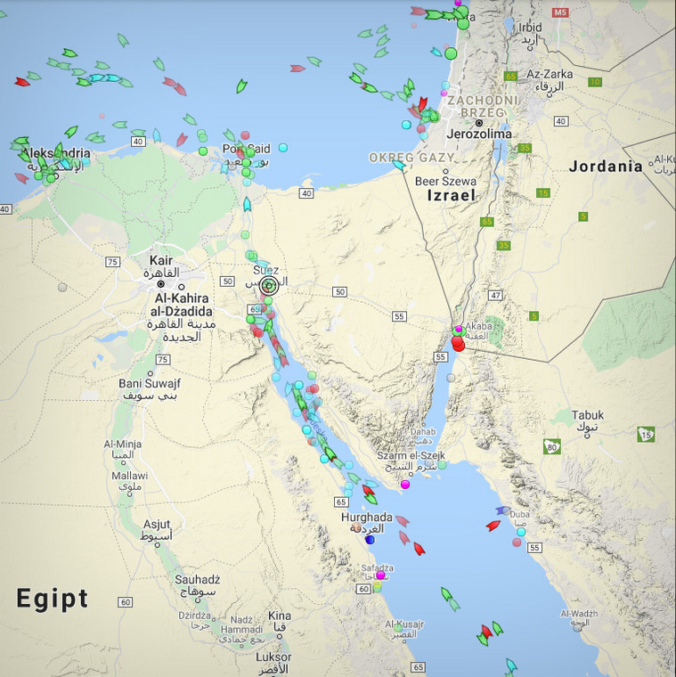 Zablokowany Kanał Sueski i oczekujące statki