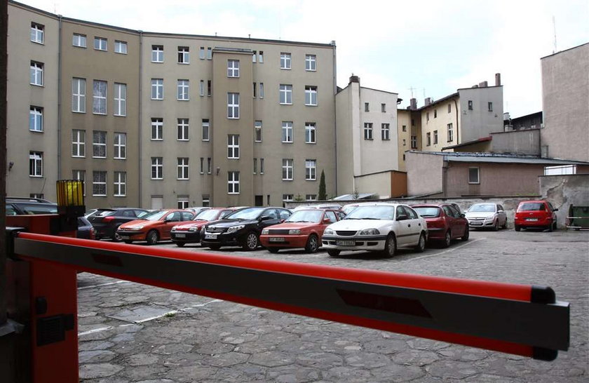 Chorzów, parking, urząd, zamknięcie