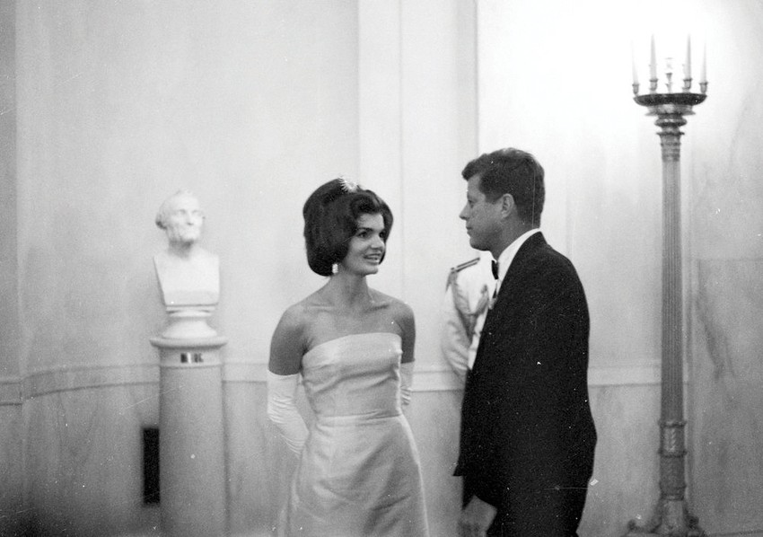 Život predsedničkog para Kenedi od inauguracije do tragičnog završetka