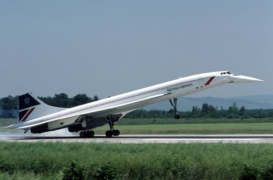 Concorde w barwach British Airways. Podczas startów i lądowań nos samolotu był opuszczany, by poprawić widoczność z kokpitu