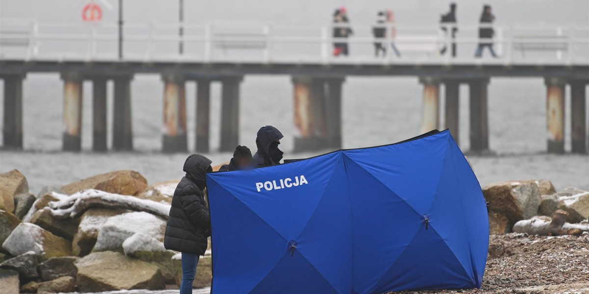 Makabryczne odkrycie na plaży w Gdyni Orłowie. 