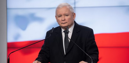 Jarosław Kaczyński musi przeprosić Radosława Sikorskiego