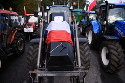 Rolnicy blokowali drogi w całej Polsce. "Jesteśmy nikim w oczach polityków"